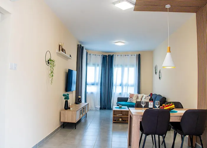 Sunday\'S Apartment